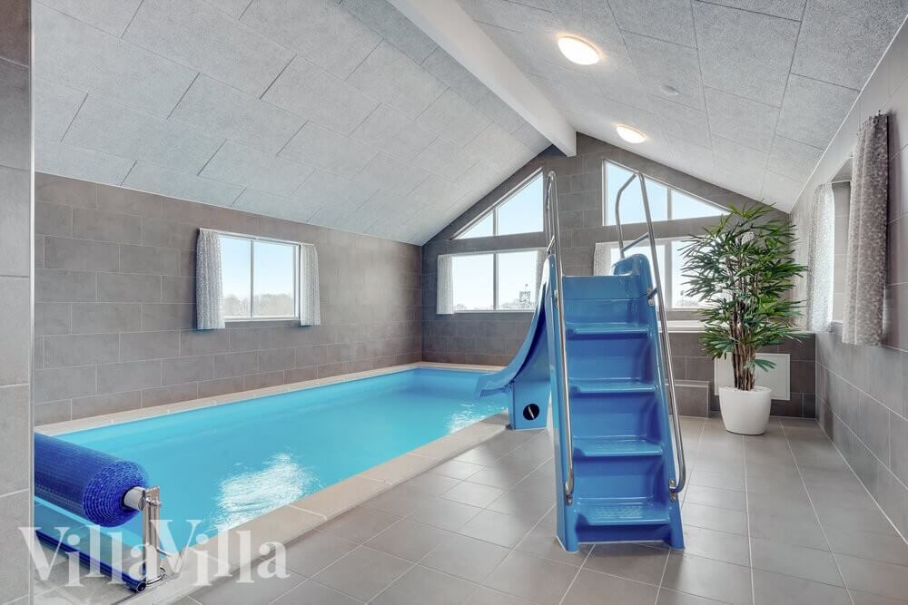 Ta en dukkert i bassenget i luksushus nr. 526 i Sydjylland.